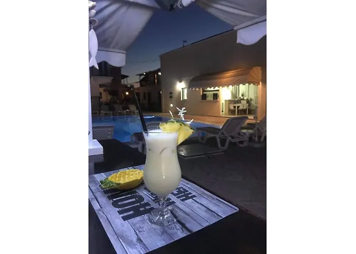 Haustierfreundliches Villa Marinos Kavos Purple