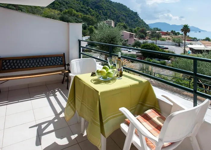 Alisahni Sea View Aparthotel Πέλεκας