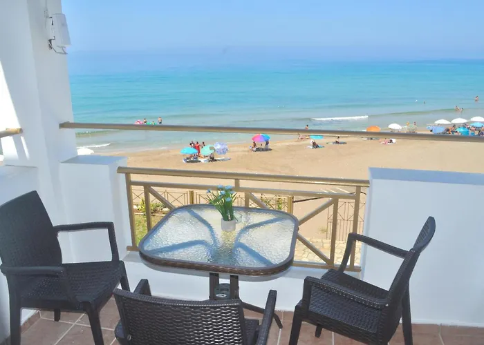 Beachfront 2-Bed Luxury Suite - Agios Gordios Corfu Greece