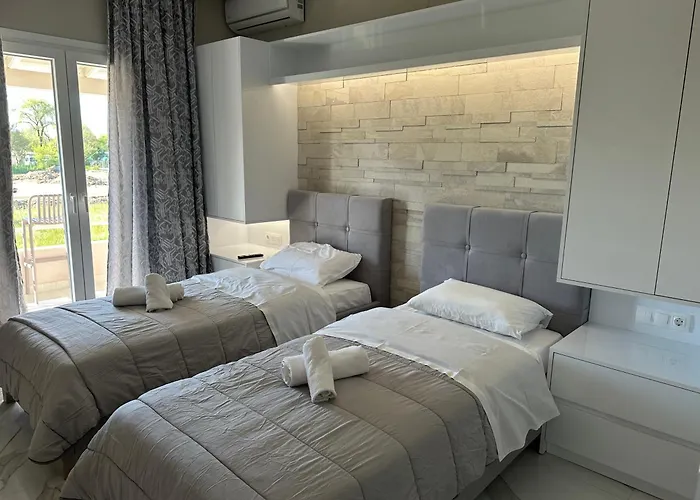 Evelina Luxury Suites With Swimming Pool In Corfu Ipsos