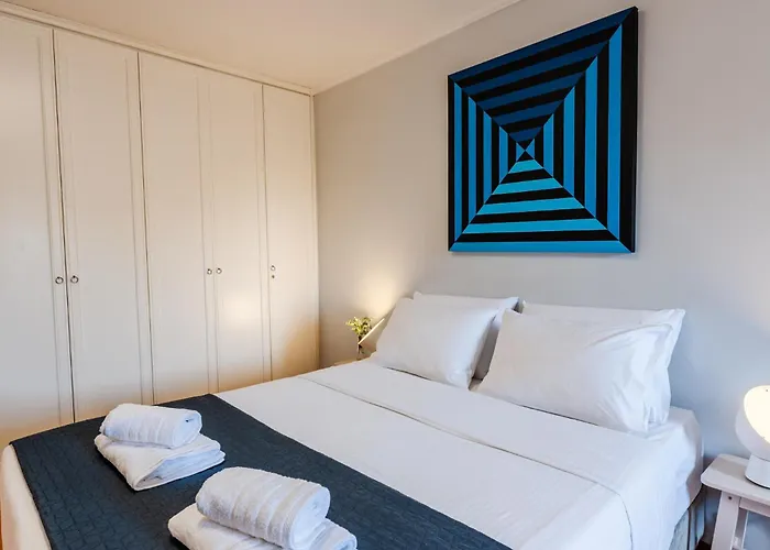"San Giacomo Square Apt." In The Heart Of Old Town Corfu 