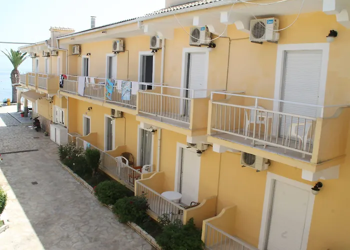 Hotel vicino a Mikro Nisi Beach Venue