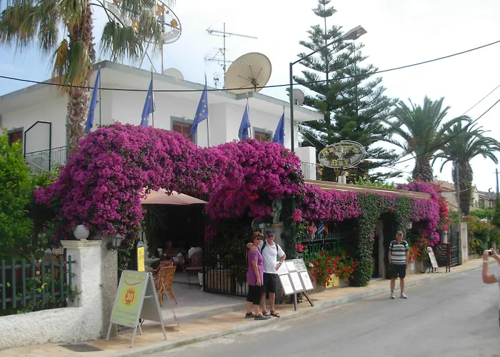 Boutique Harry'S Bar & Apartments 2 Acharavi 