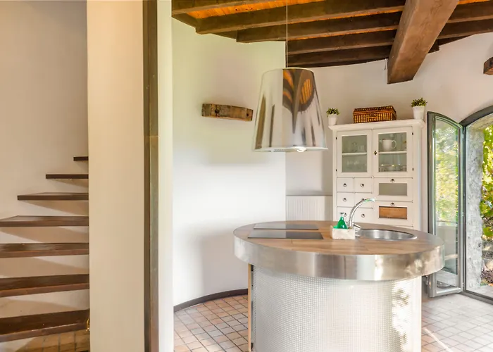 Boutique Villa Melolia Ipsos