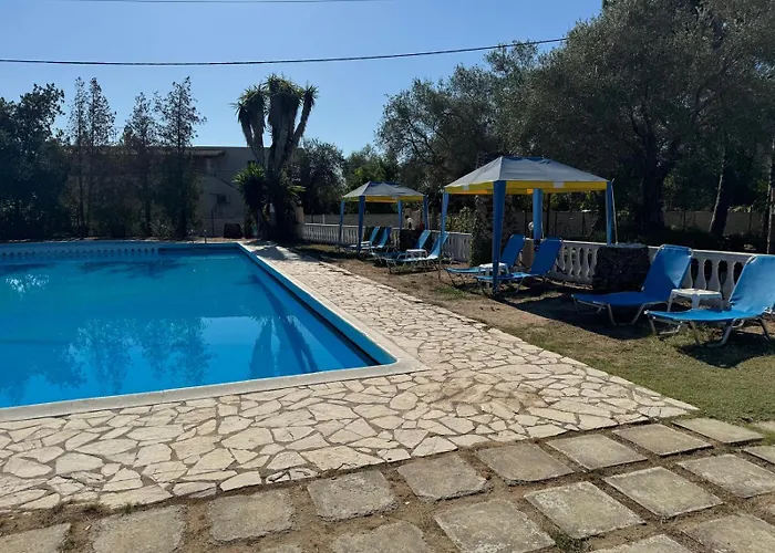 Happy Camp Mobile Homes In Karda Beach Camping Dassia 