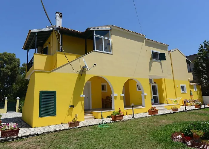 Roula'S Studios & Apartment Acharavi 