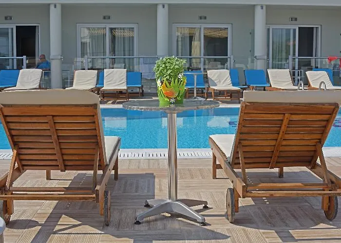 Palapart Gikas Suites And Studios Γουβιά