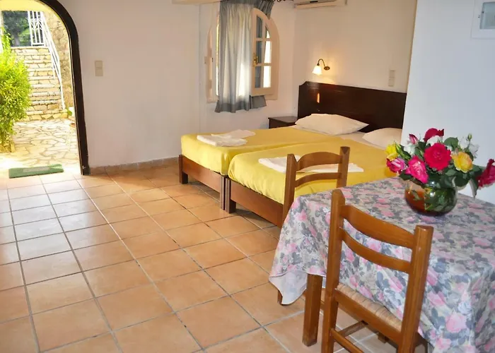 Studio Apartments Maria With Pool In Agios Gordios Beach