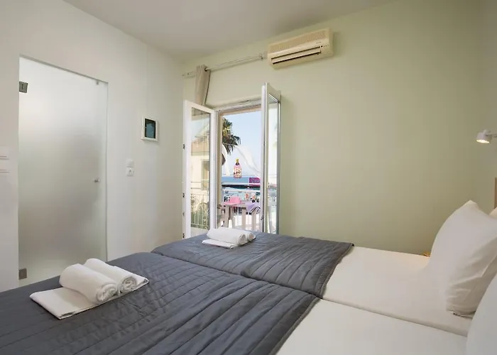Pet friendly Paralia Studios Kavos
